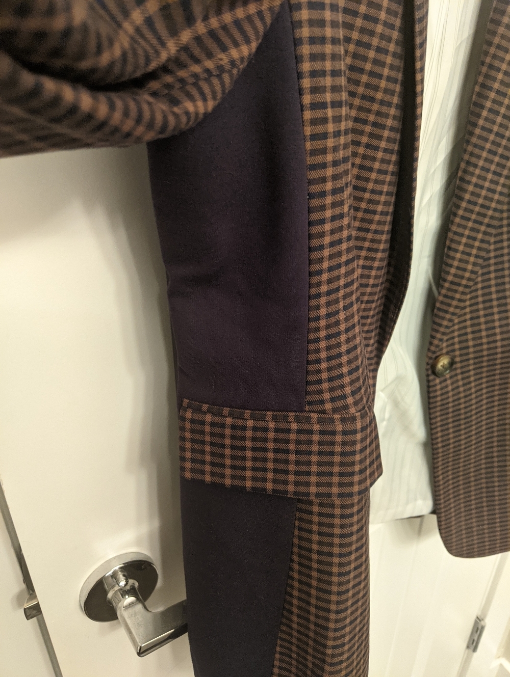 DKNY Women's Brown & Navy Checked Blazer - Picture 7 of 8